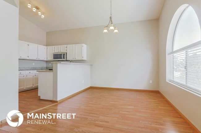 Photo - 5062 W Fairview St