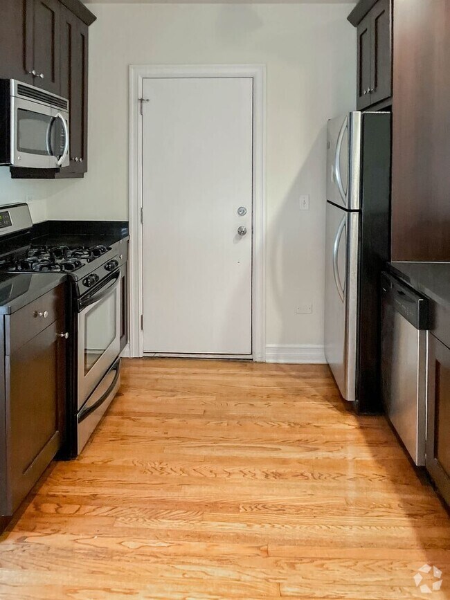 Building Photo - 3816 N Sheffield Ave Unit 2W Rental