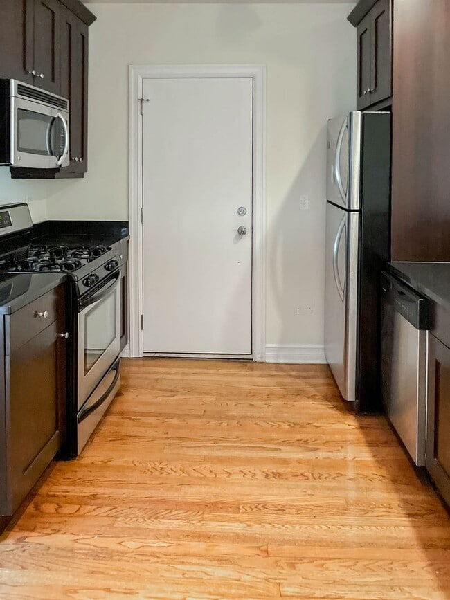 Photo - 3816 N Sheffield Ave Apartment Unit 2W