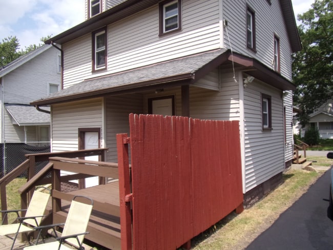 Photo - 1216 Edgewood St NE