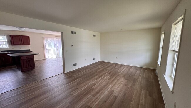 Photo - 250 Limestone Dr