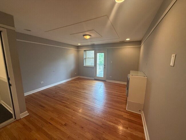 Photo - 6954 N Greenview Ave