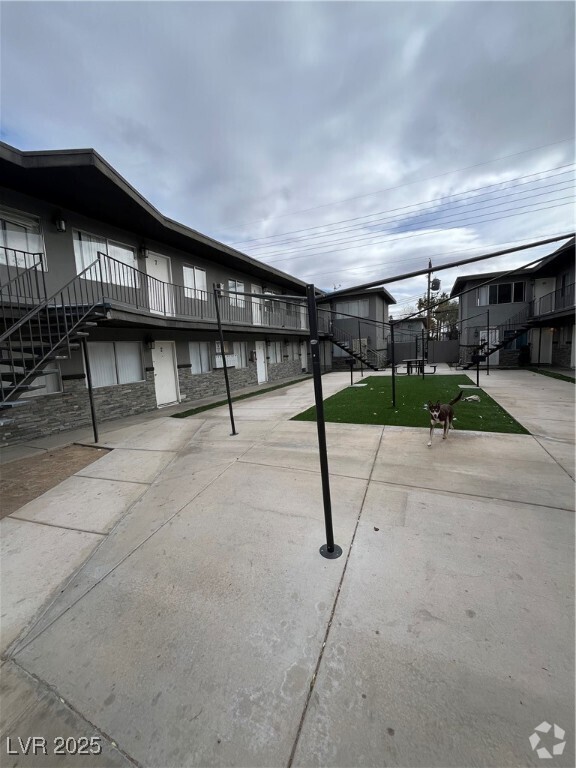Building Photo - 2636 Lynnwood St Unit 6 Rental