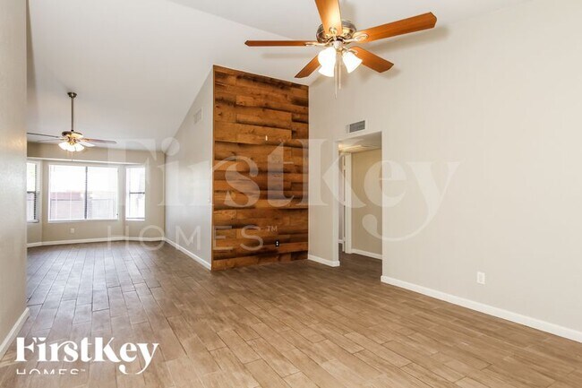Photo - 4237 W Grovers Ave