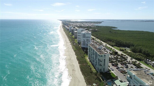 Building Photo - 9940 S Ocean Dr Unit 809 Rental