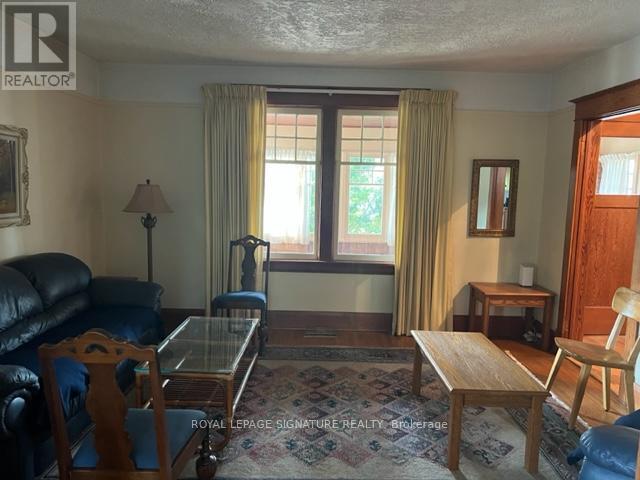 Photo - 5 Denison Ave