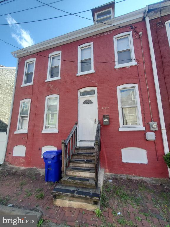 Building Photo - 449 Spring Garden St Rental