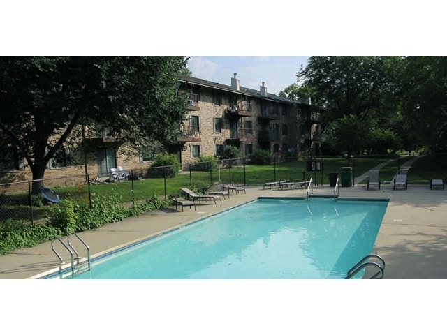 Pool Lounge