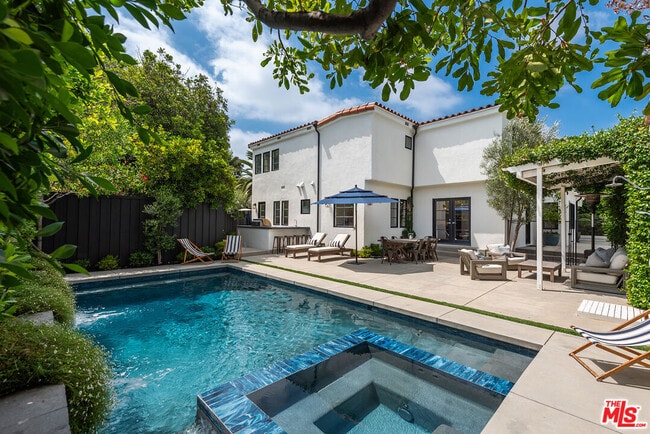 Building Photo - 14226 Chandler Blvd Rental