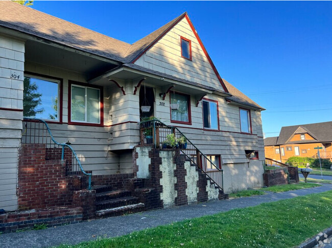 Building Photo - 122 W 2nd St Rental
