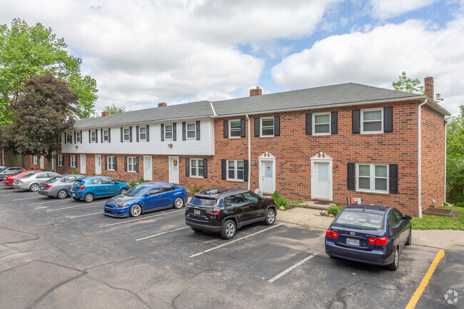 Building Photo - Woodland Pointe Rental