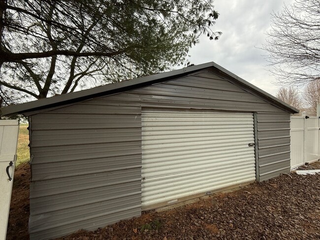 Photo - 1730 Azure Way