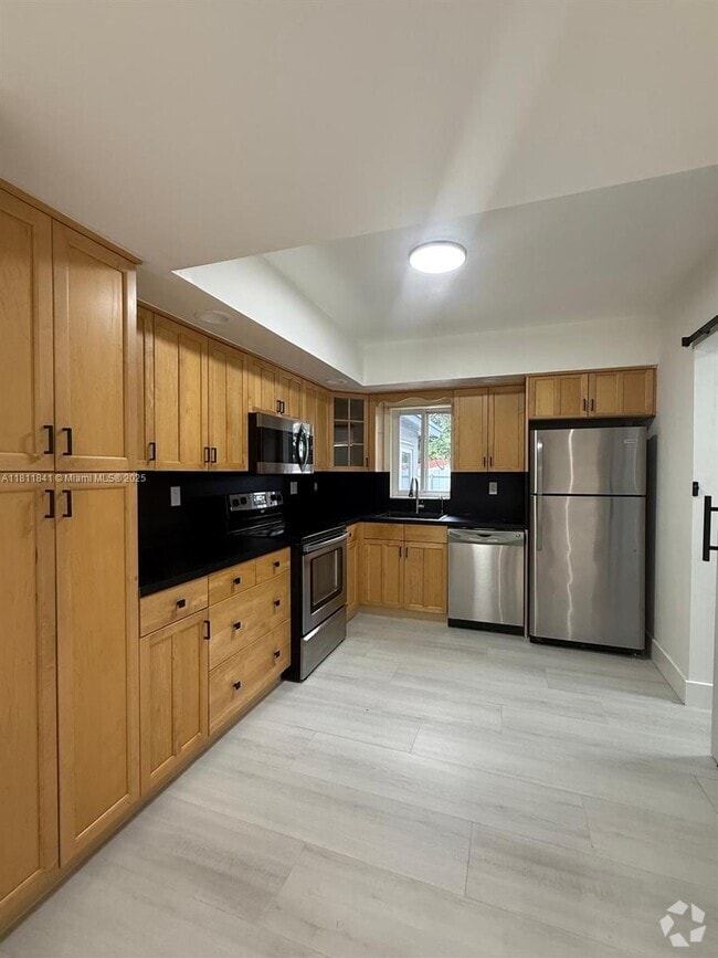 Building Photo - 651 N 73rd Ave Rental