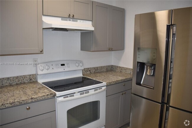 Building Photo - 2300 Superior St Unit 2 Rental