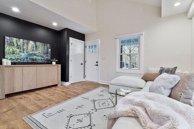 Photo - 4112 St James Church Rd