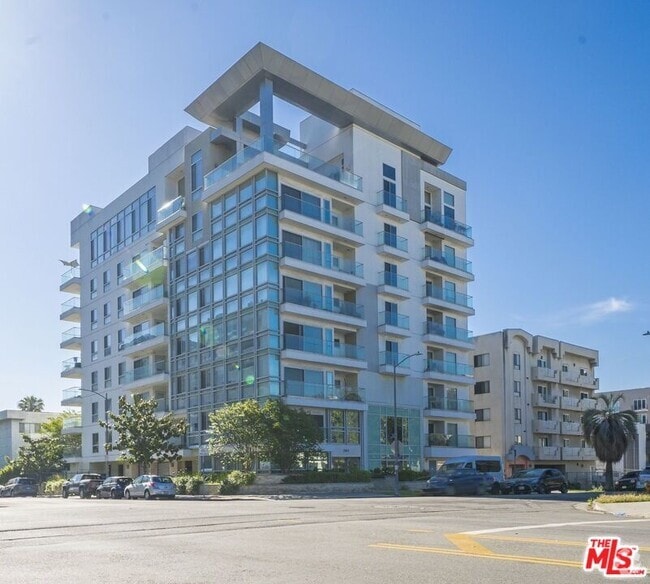 Building Photo - 702 Serrano Ave Unit 702 Rental