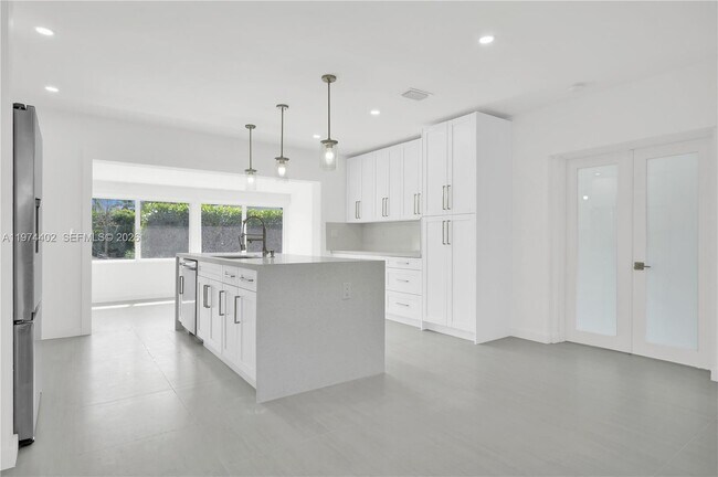 Photo - 7030 SW 58th St