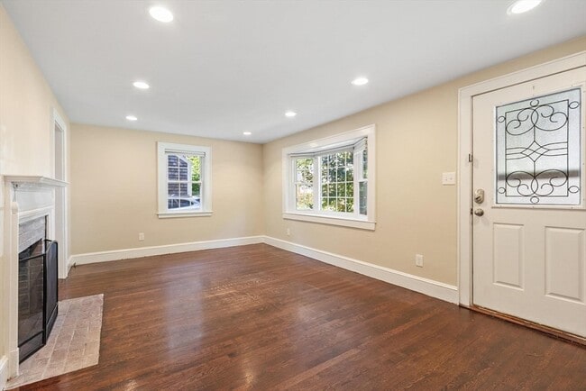 Photo - 303 Central St