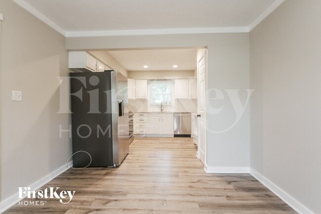 Photo - 525 Thornberry Dr
