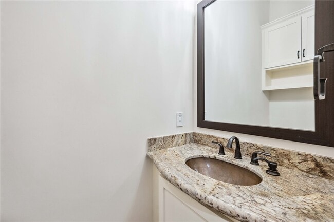 Photo - 215 Malone St