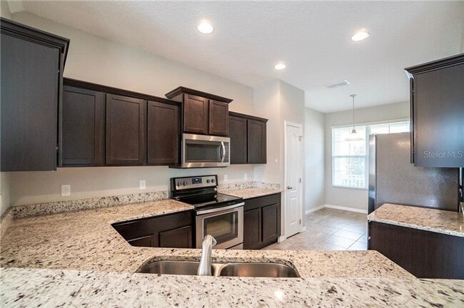 Photo - 3/2.5 Beautiful Energy Efficient Townhome in St. Cloud