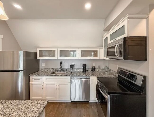 Photo - 468 Salem St Unit 4