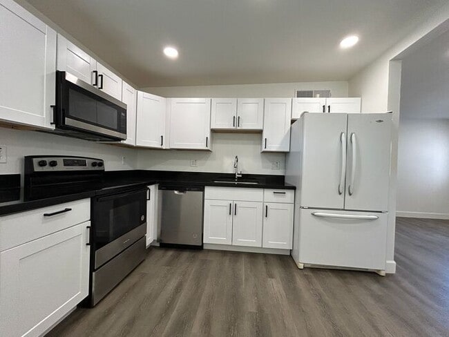 Building Photo - 1254 W Manhatton Dr Rental