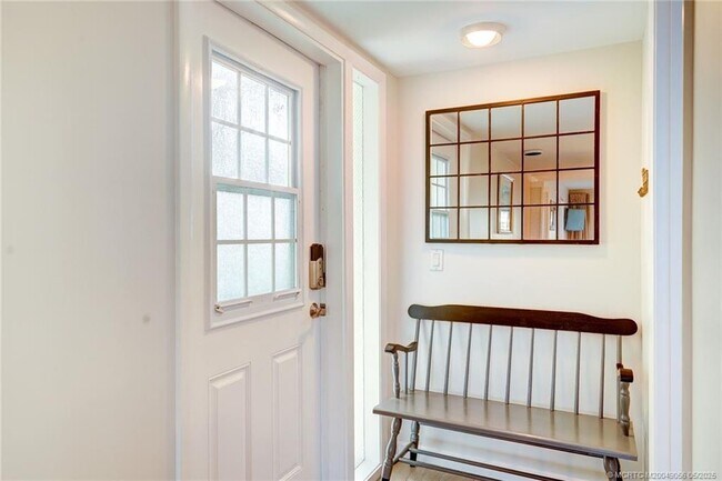 Photo - 5553 NE Gulfstream Way