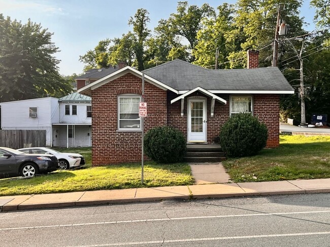 Photo - Charming 1920's Single family home near Scott Stadium & UVA for Rent