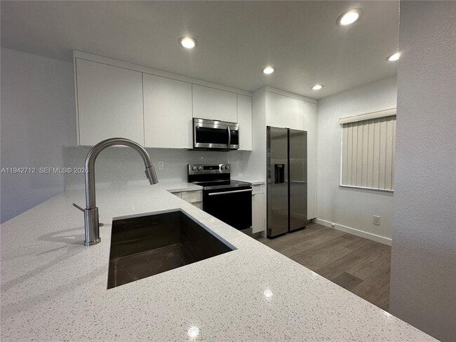 Photo - 322 NE 3rd St