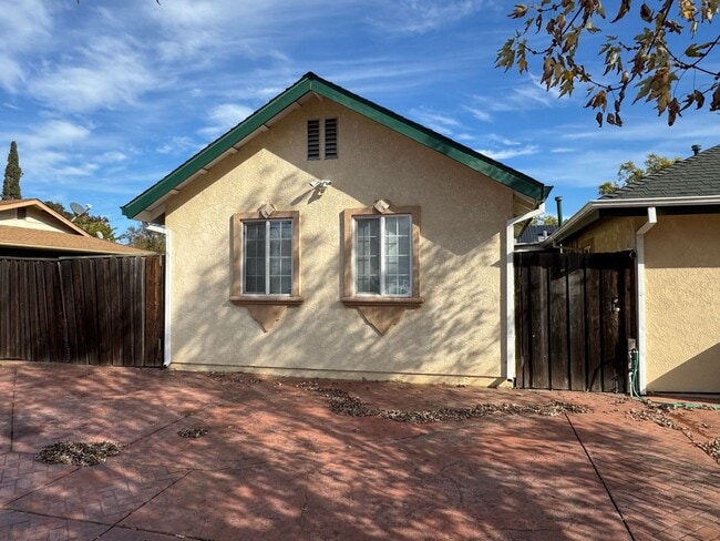 Photo - Welcome to this charming 1-bedroom, 1-bath... Casa