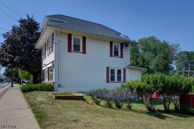 Photo - 120 Newark Pompton Turnpike