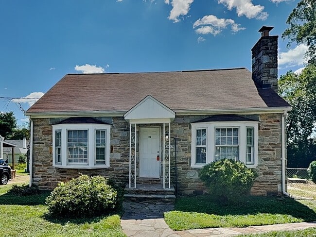 Building Photo - 3609 Kenmar Rd Rental