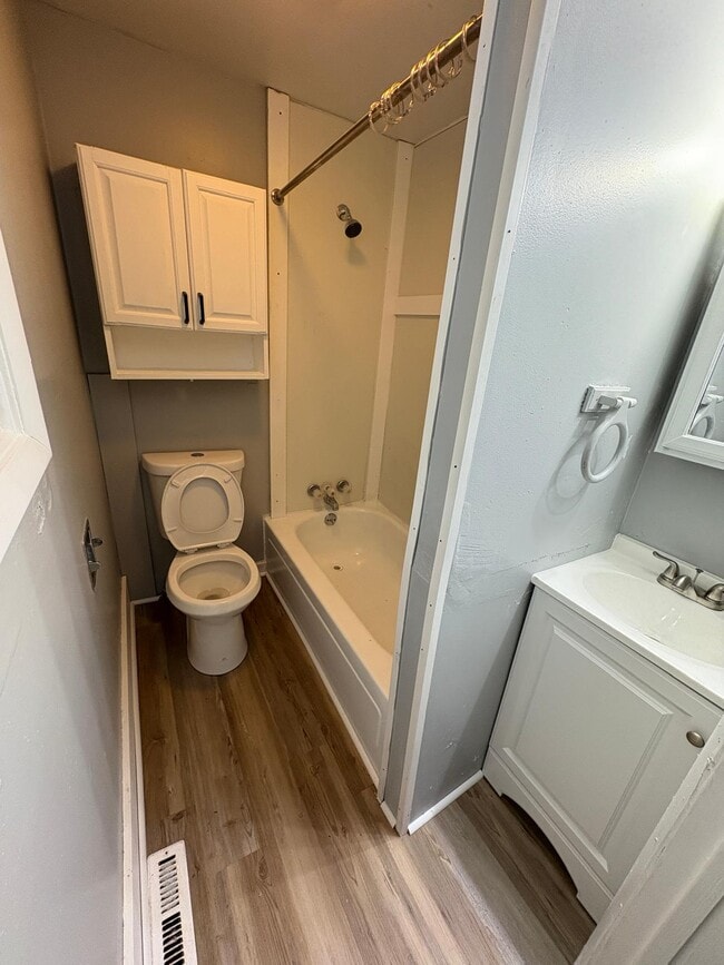 Photo - 1940 Woodbridge Rd