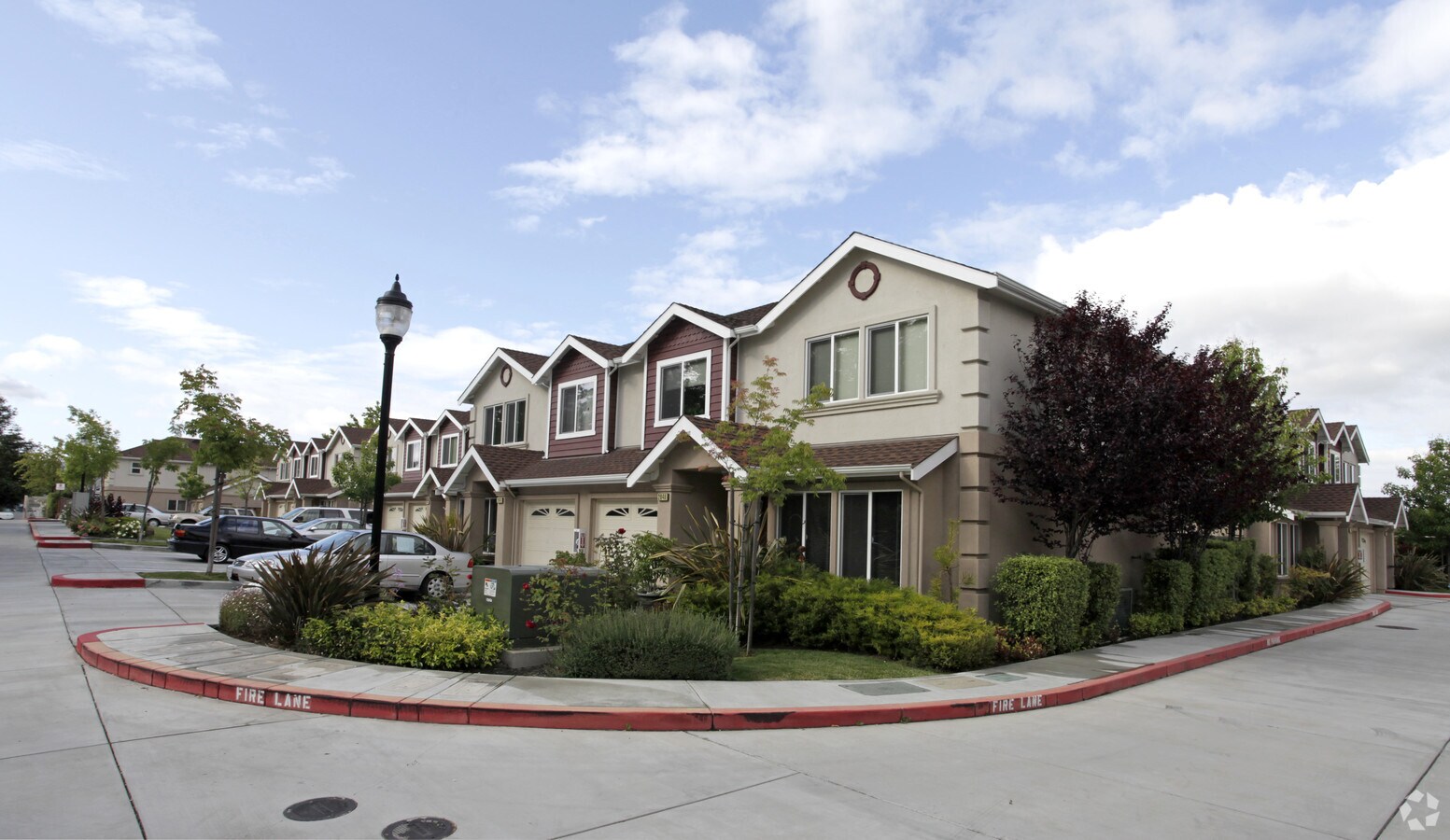 2834 - 2878 Grove Way - Camelot Village Townhomes