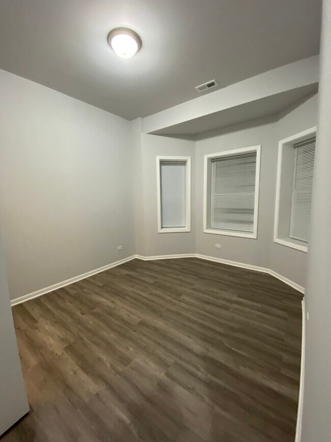 Photo - 2893 S Archer Ave Apartamentos Unidad 3