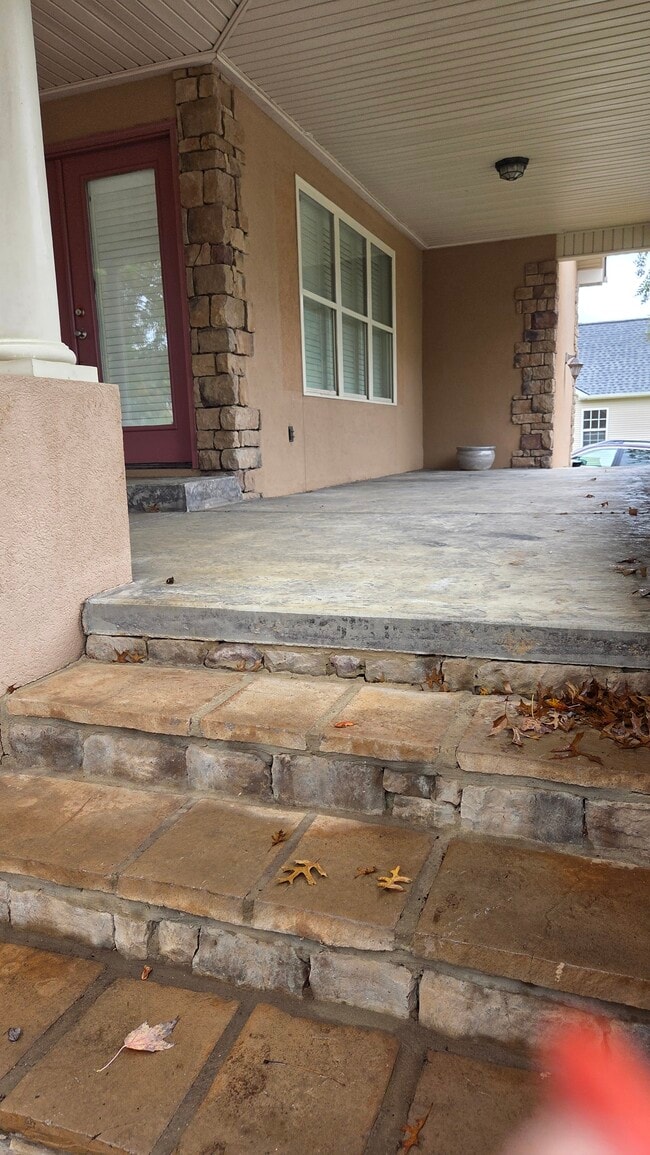 Photo - 324 Avenue of the Oaks