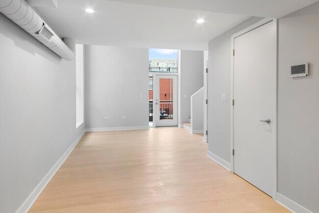 Building Photo - 1 bedroom in Chicago IL 60640 Unit 205 Rental