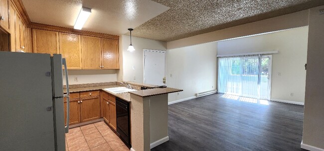 Building Photo - North Camino Alto - 255 Unit 255 Rental