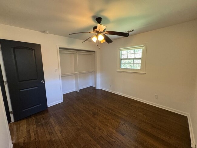 Photo - 995 Fleetwood Cir SW