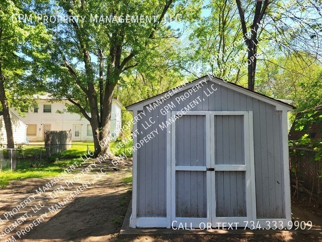 Photo - 2040 Dryden St