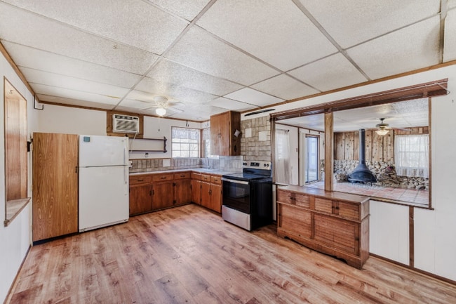 Photo - 187 River Oaks Dr