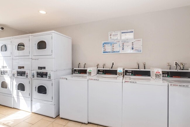 Photo - Oakridge Apartments