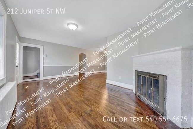 Photo - 212 Juniper St NW