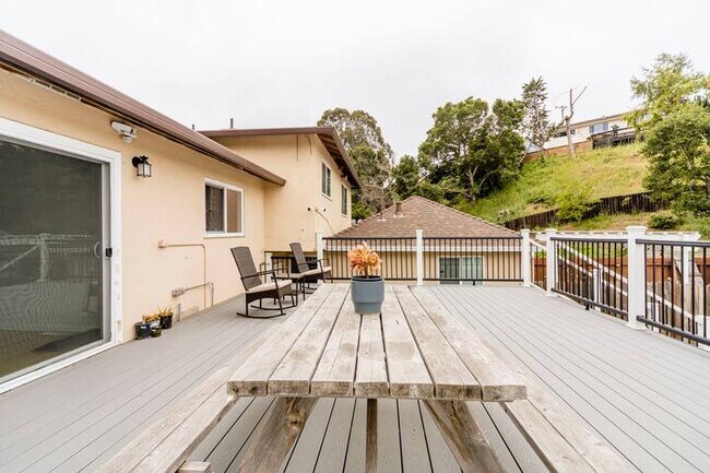 Photo - 3951 Malcolm Ave Unit Main