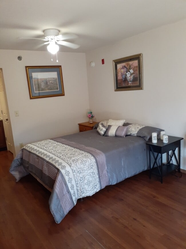 Holiday Terrace Apartments Branson, MO