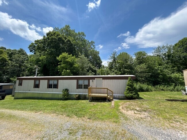 Building Photo - Newly Remodeled 2b/2b in East Asheville Unit SNE Lot 4 Rental