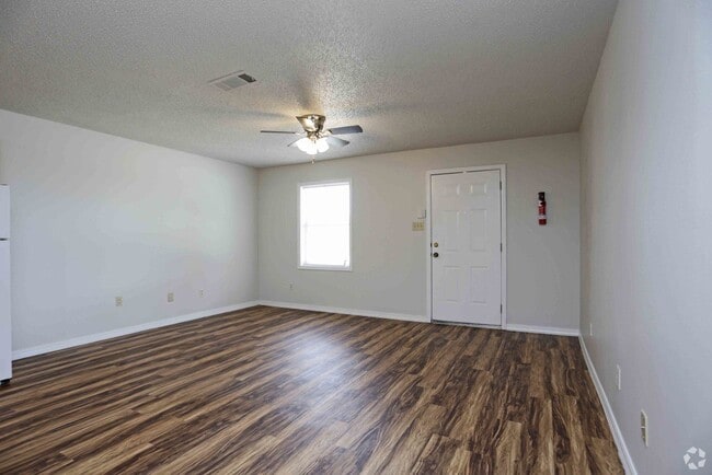Building Photo - 510 Finks Hideaway Rd
