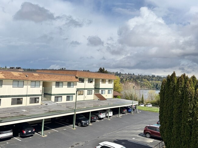 Building Photo - Affordable 2bed/2bath Condo Close to Everything Unit 10