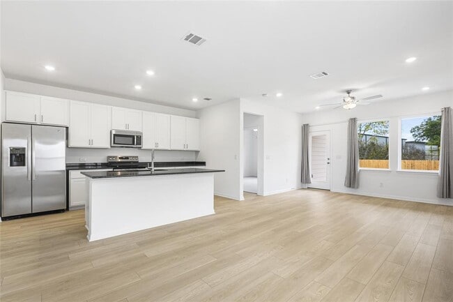 Photo - 701 Unakite Trl